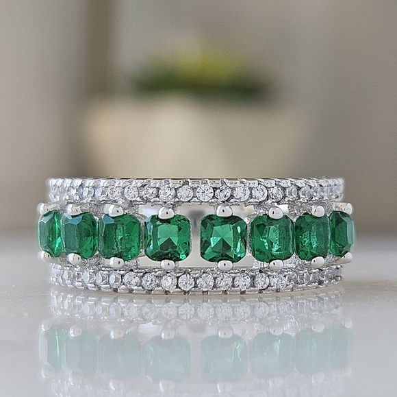 Green Emerald eternity ring, 925 Sterling Silver Charmed Aroma - Picture 6 of 8